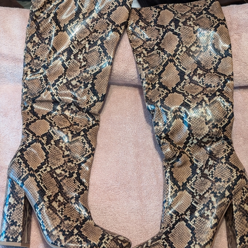 Boots - Picture 2 of 5